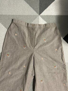 Alfred Dunner Tan Embroidered Cropped/Capri Pants Women's Size 12P